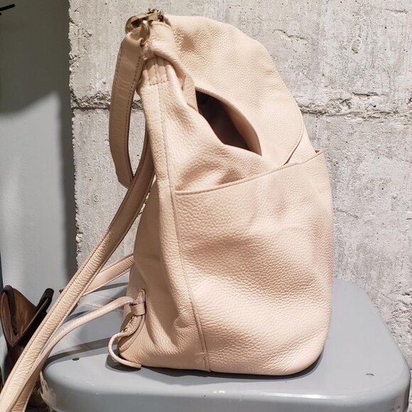 ORIGINAL Cuyana Convertable leather backpack in Blush - Picture 3 of 9